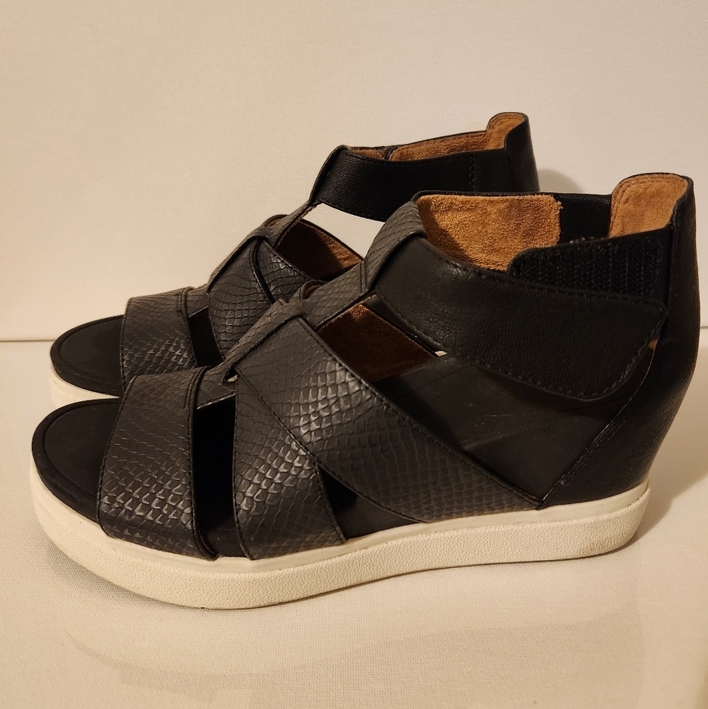 Black leather Wedge heels, Dr. Scholls comfort fit black sandals